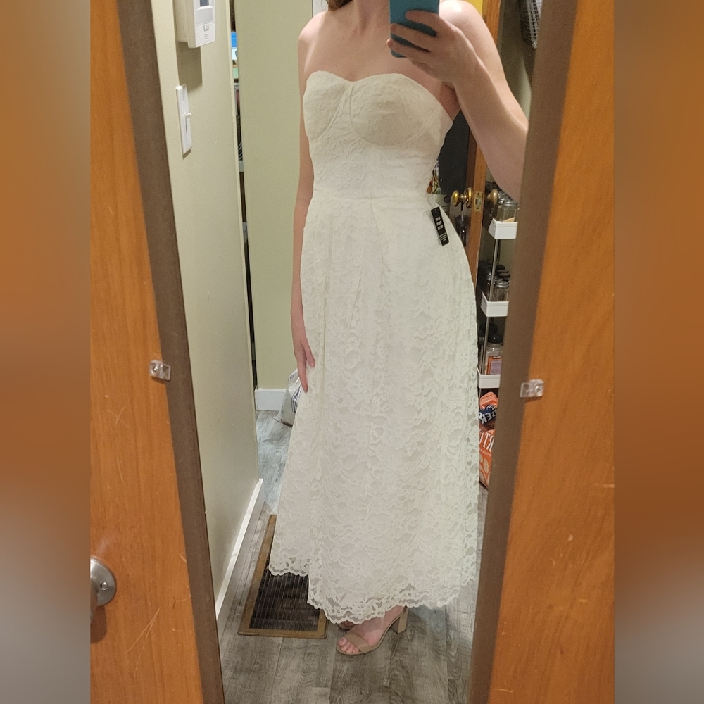 Bridal Lace Strapless Sweetheart Dress